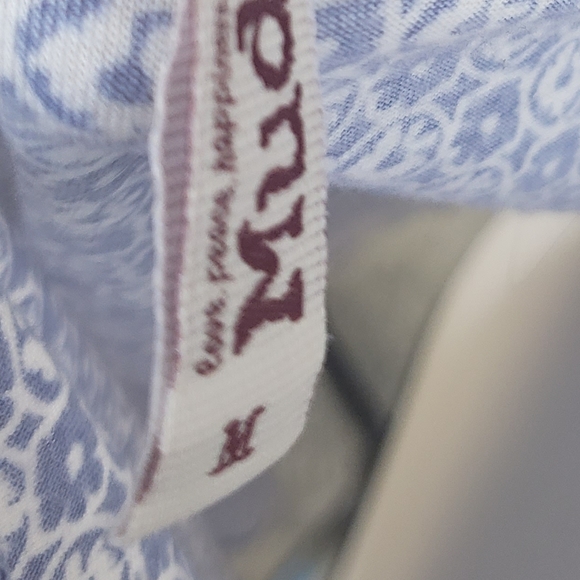 Top - Picture 4 of 4